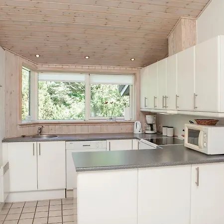 Three-bedroom Holiday In בית נופש לוקן