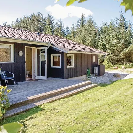 Three-bedroom Holiday In *