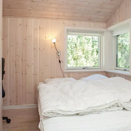 Three-bedroom Holiday In בית נופש *