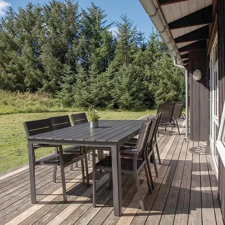 Three-bedroom Holiday In בית נופש לוקן
