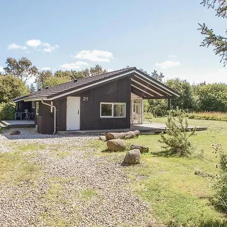 Three-bedroom Holiday In *