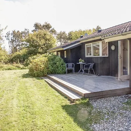 Three-bedroom Holiday In בית נופש לוקן